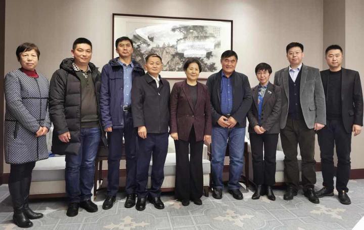 周建农会见安哥拉江苏商会一行