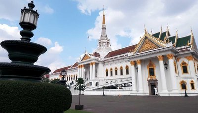 泰国王太后诗丽吉去世享年93岁 曾梦想成为钢琴家