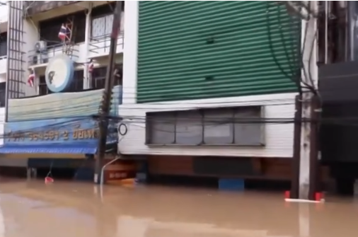 泰国南部洪灾已致33人遇难