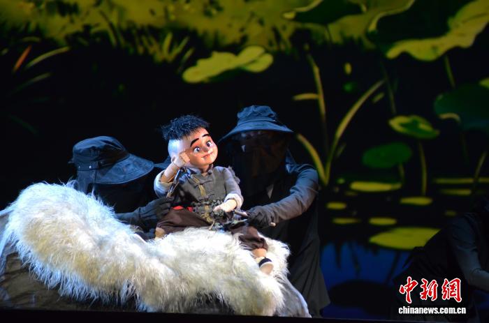 木偶剧《远征少年》扬州首演