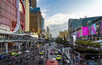 泰国总理下令制定新的枪支管制法案并冻结三类枪支许可证