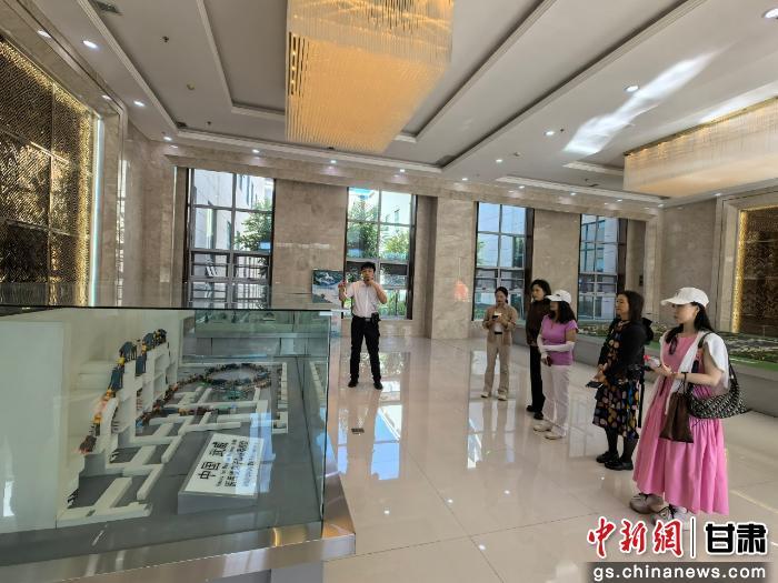 海外华媒看武威：探秘国产治癌“国之重器”